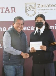 Fortalece DMA becas en Panfilo Natera