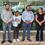 Miguel Varela refrenda respaldo a familias buscadoras con su equipo de trabajo