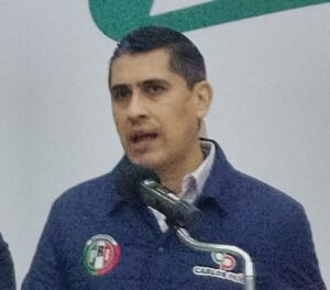 Don Aurelio fallece, el presidente del PRI desconsolado