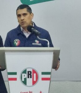 Don Aurelio fallece, el presidente del PRI desconsolado